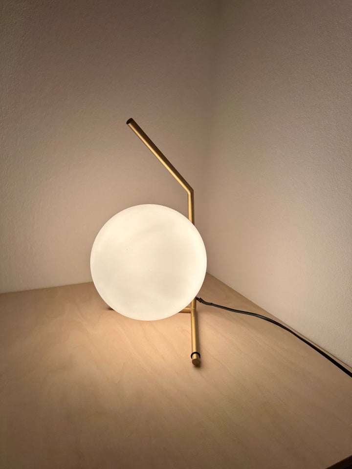 Lampe, FLOS