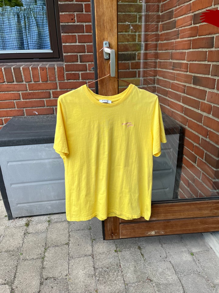 T-shirt, Pieces, str. 40