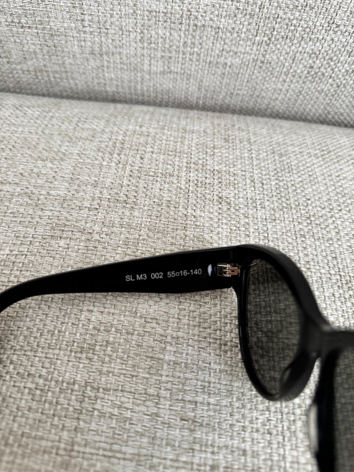 Solbriller dame, Saint Laurent