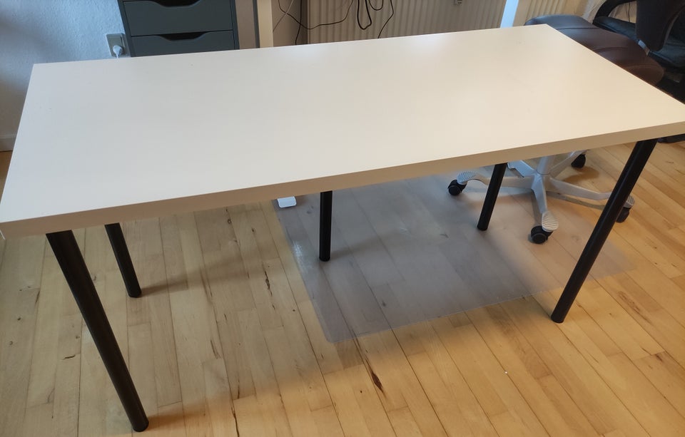 Skrive-/computerbord Ikea