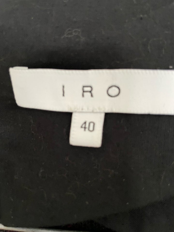 Cardigan, IRO, str. 40