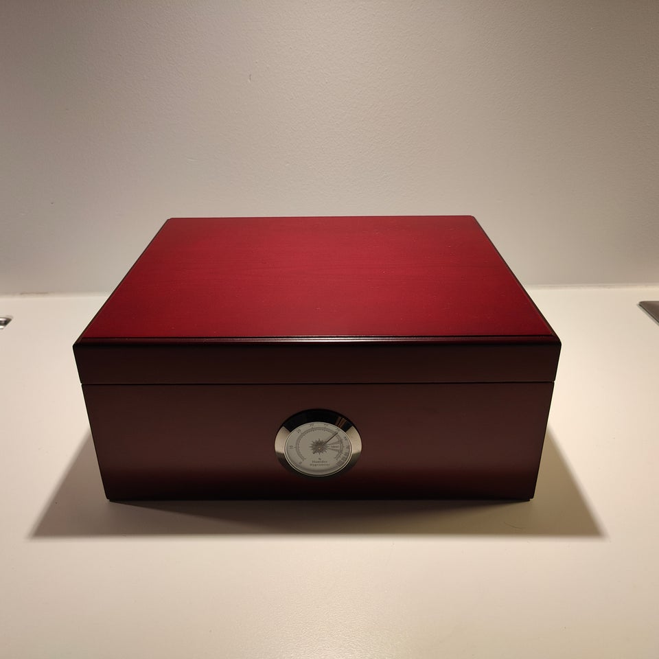 Cigar humidor, Cigar humidor