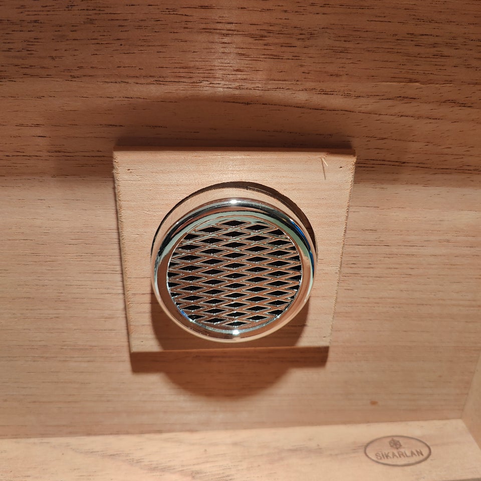 Cigar humidor, Cigar humidor