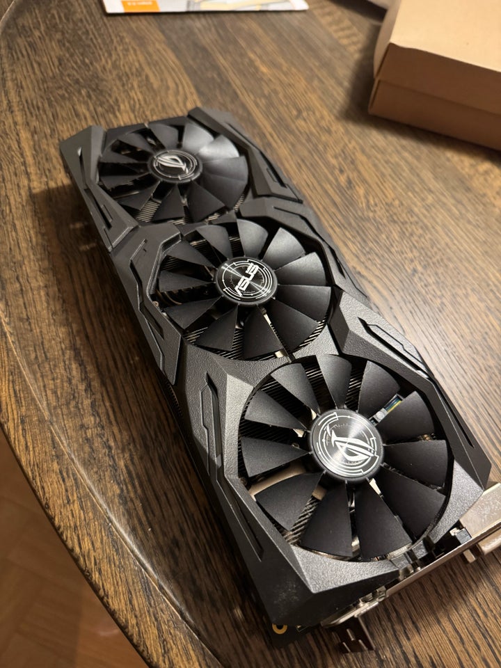 GeForce GTX 1080 ASUS Strix, 8 GB