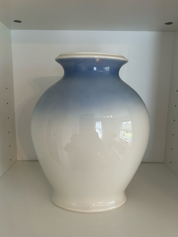 Vase Vase med motiv fra Dyrehaven