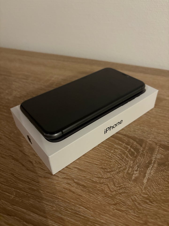 iPhone 11, 64 GB, sort