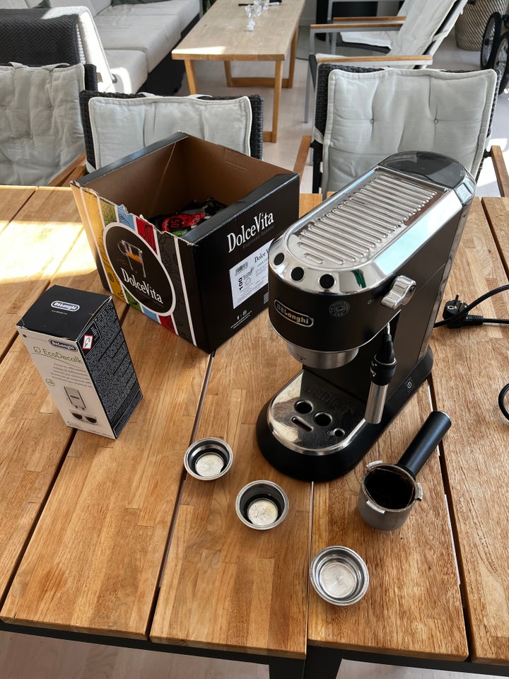 EC685BK 1350W delonghi