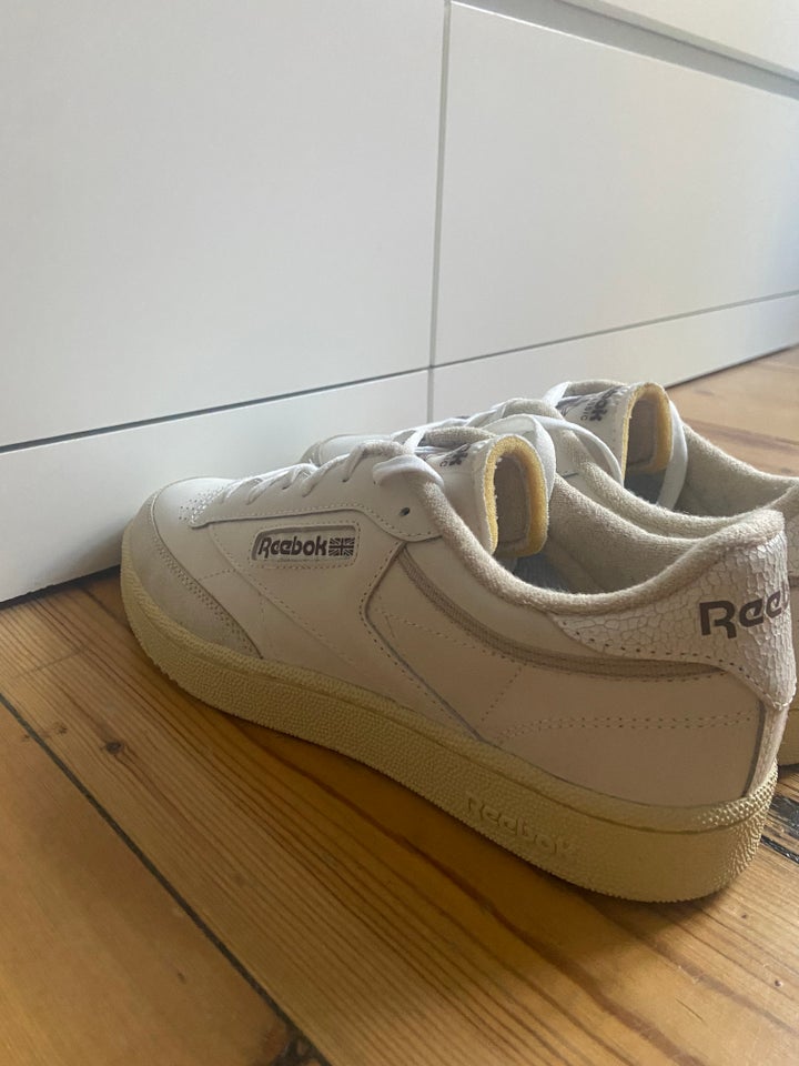 Sneakers, str. 43, Reebok