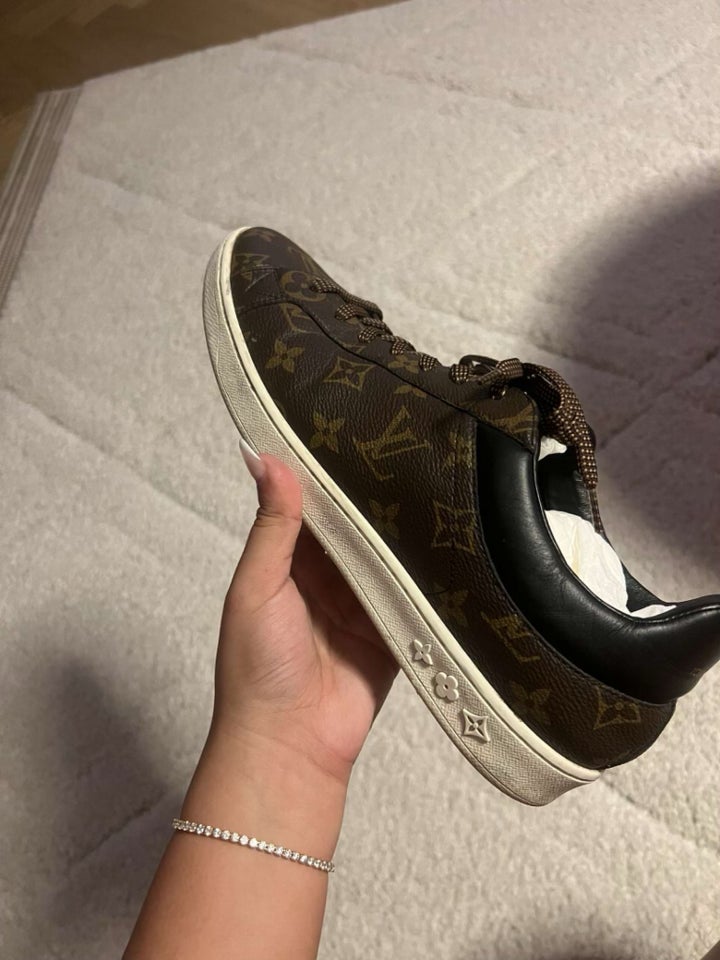 Sneakers Louis Vuitton str 42