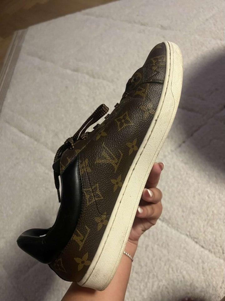 Sneakers Louis Vuitton str 42