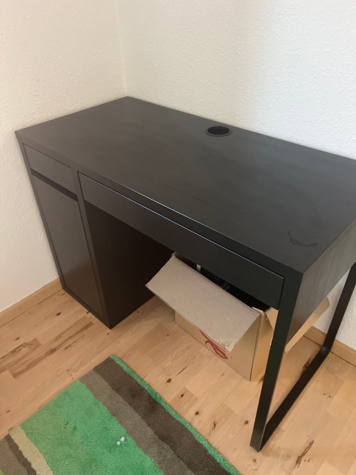 Skrive-/computerbord Ikea