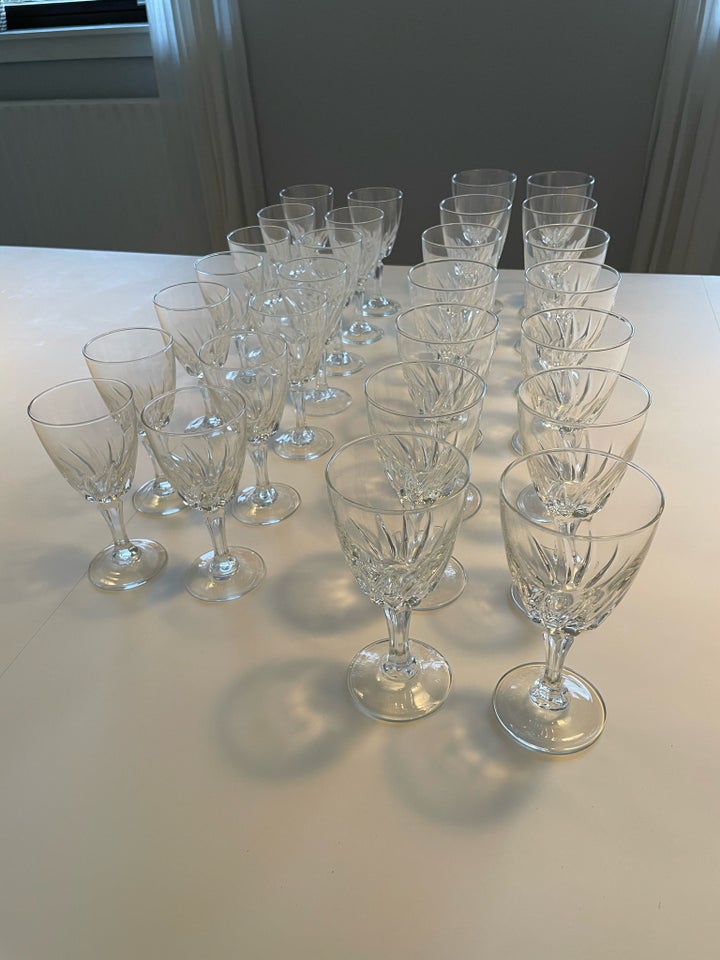 Glas, 14 hvidvinsglas og 14