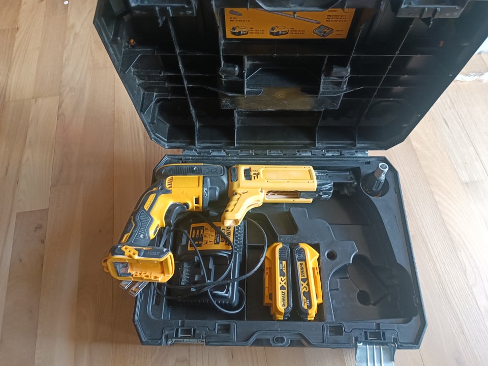 Gipsskruemaskine, Dewalt