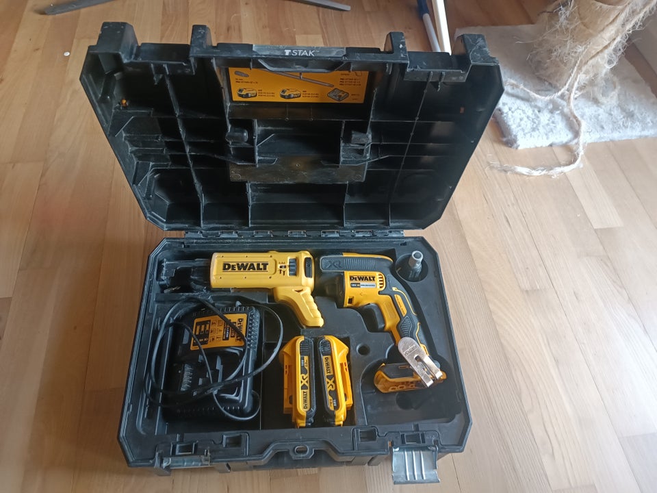 Gipsskruemaskine, Dewalt