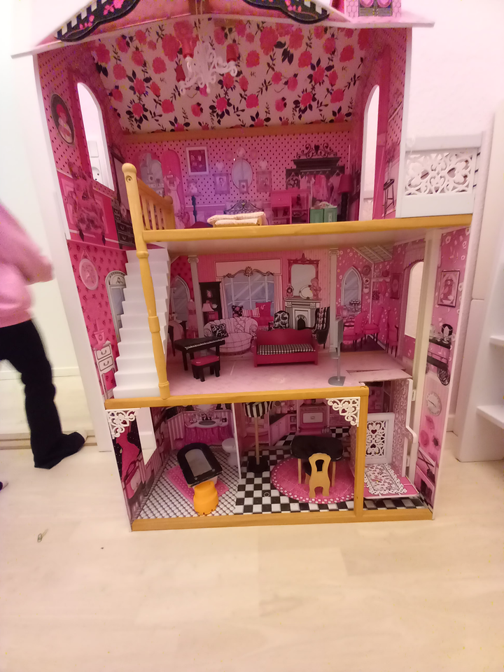 Barbie, Barbie dukkehus med Barbie