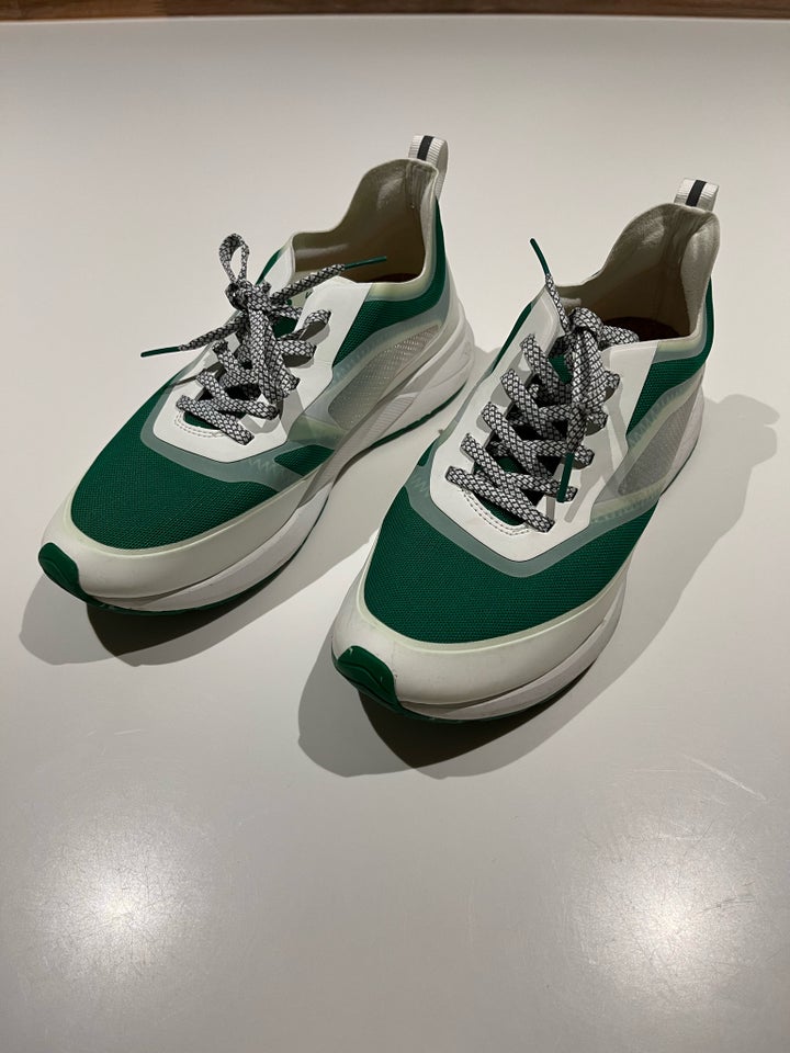 Sneakers, str. 40, Woden