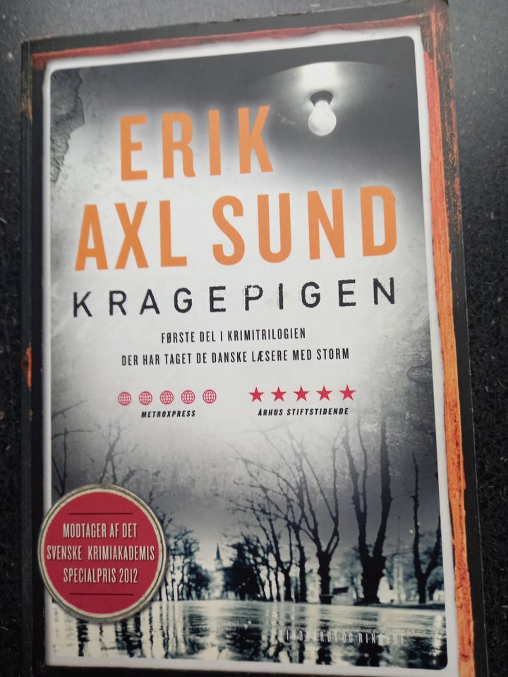 SOLGT Kragepigen, Erik Axl Sund,