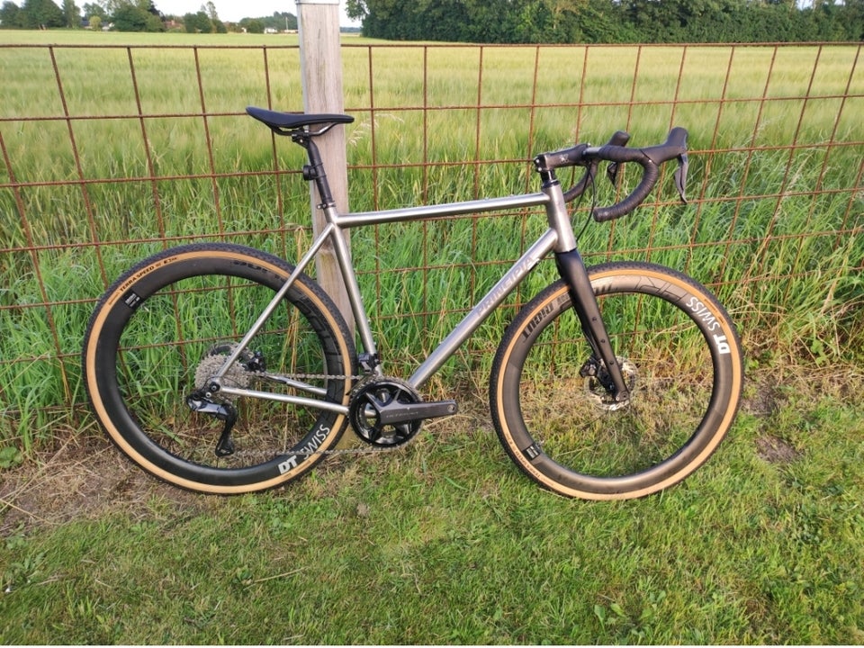 Herreracer andet mærke Titanium