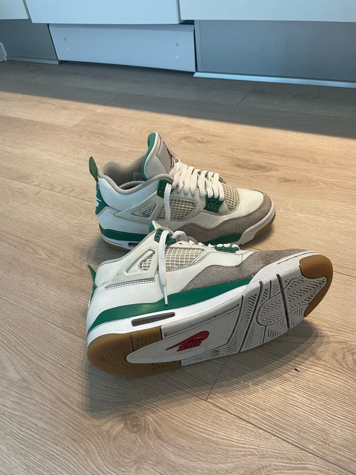 Fritidssko, Nike Air Jordan 4, str.