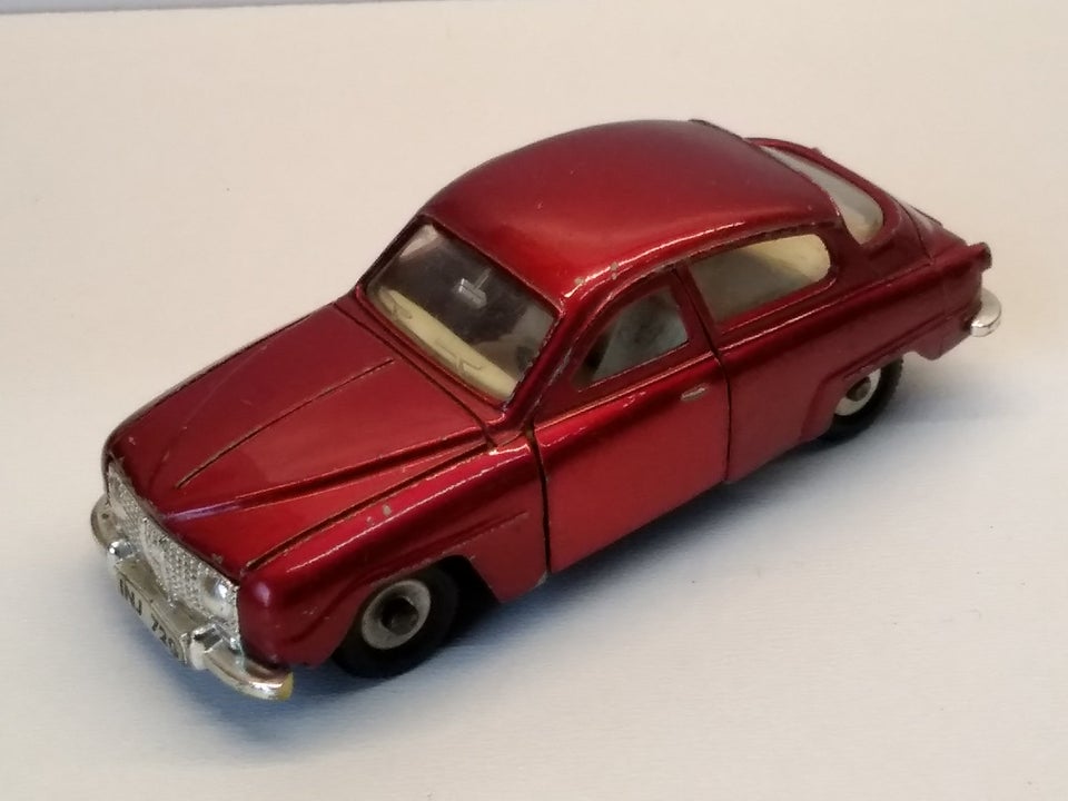 Modelbil, Dinky Saab 96, skala 1 :43