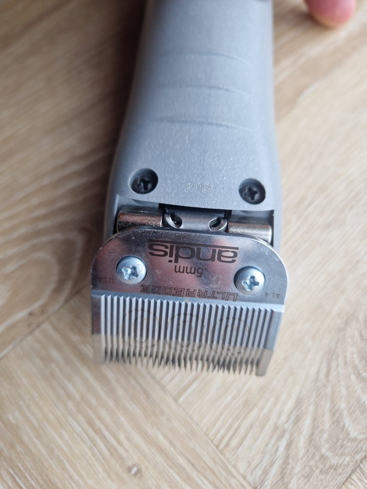 Trimmer, Andis EasyClip MBG-2