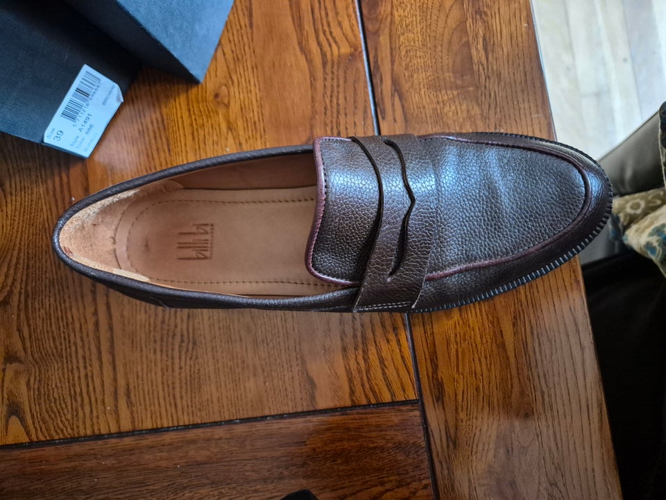 Loafers, str. 39, Billi bi