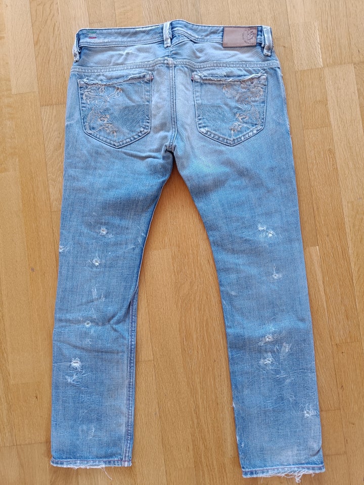 Jeans, Diesel, str. 32