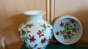 Porcelæn vase håndmalet