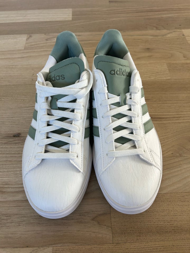 Sneakers, str. 40,5, Adidas Campus