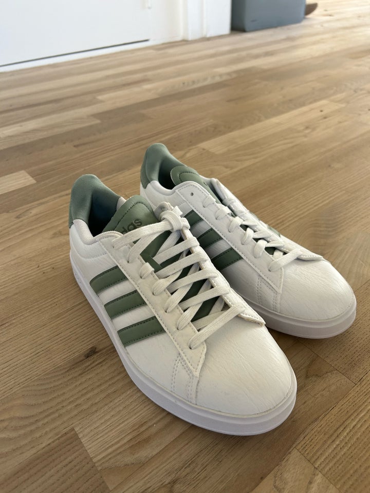 Sneakers, str. 40,5, Adidas Campus