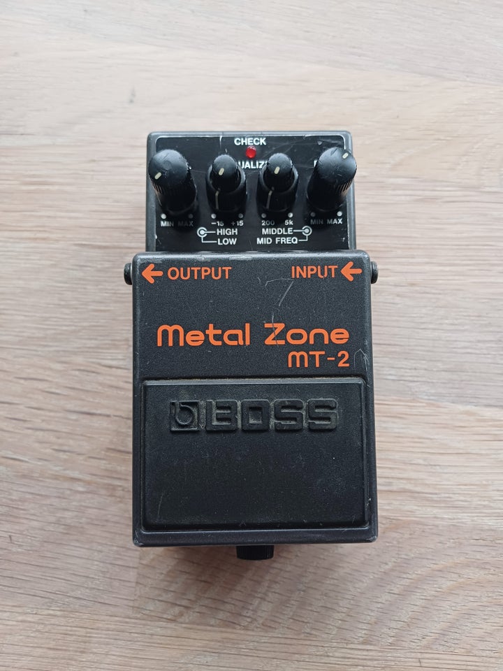 Distortion pedal, Boss MT-2 Metal