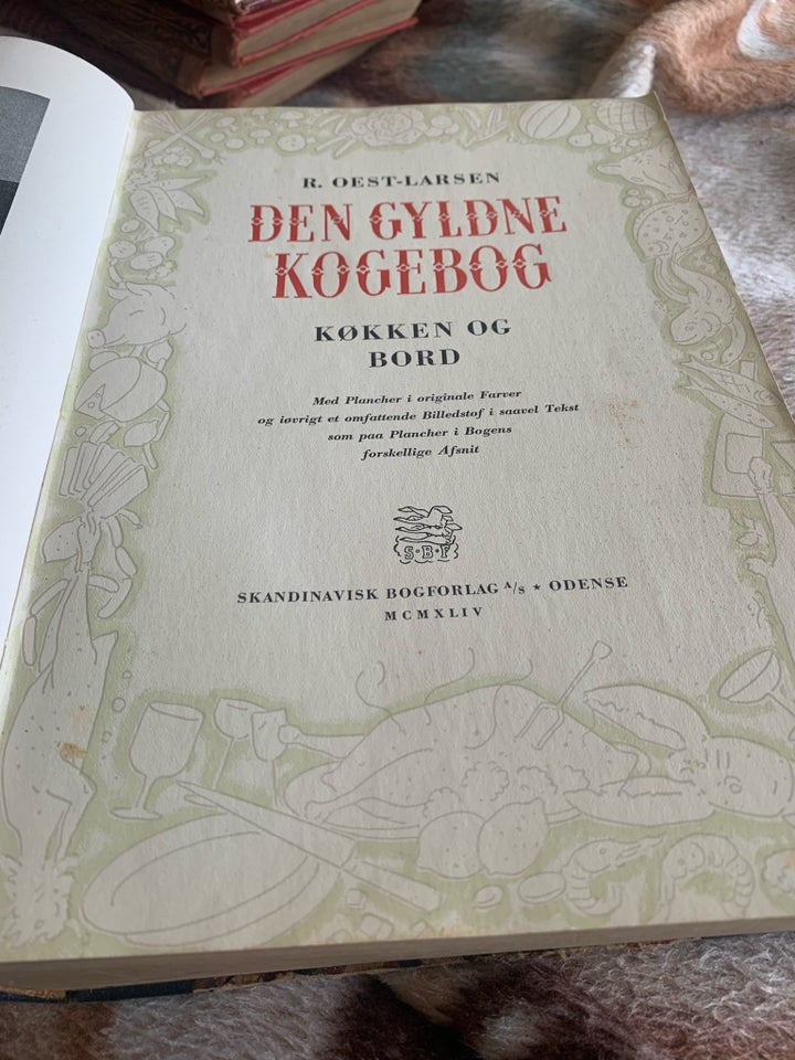 Den Gyldne Kogebog, emne: mad og vin