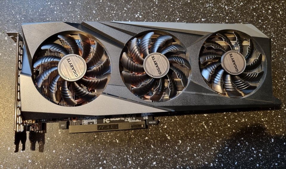 RTX 3060 ti GIGABYTE, 8 GB RAM,