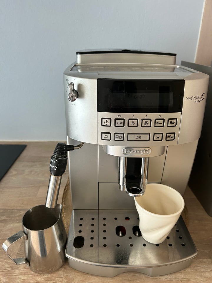 DeLonghi Magnifica S Plus E...