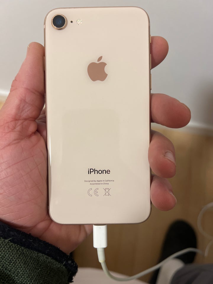 iPhone 8, 64 GB, guld