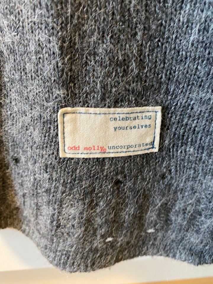 Cardigan, Odd Molly, str. 40.