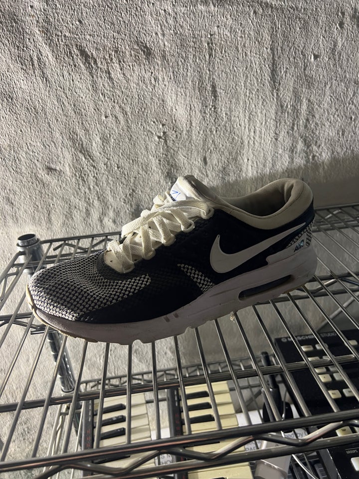 Sneakers, str. 44, Nike