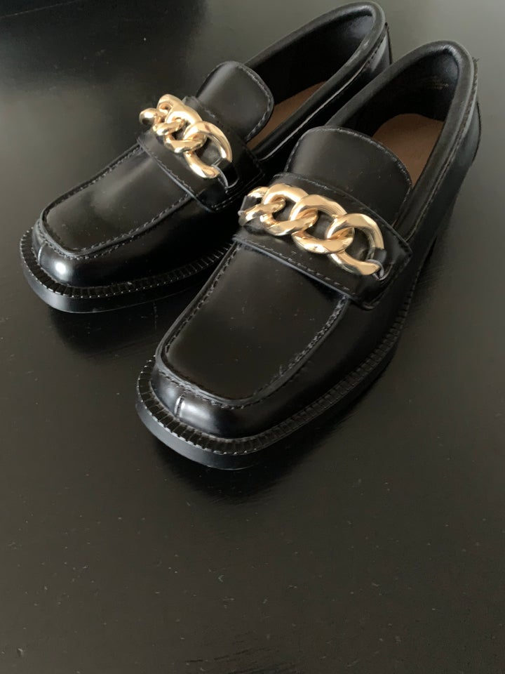 Loafers, str. 39, HM