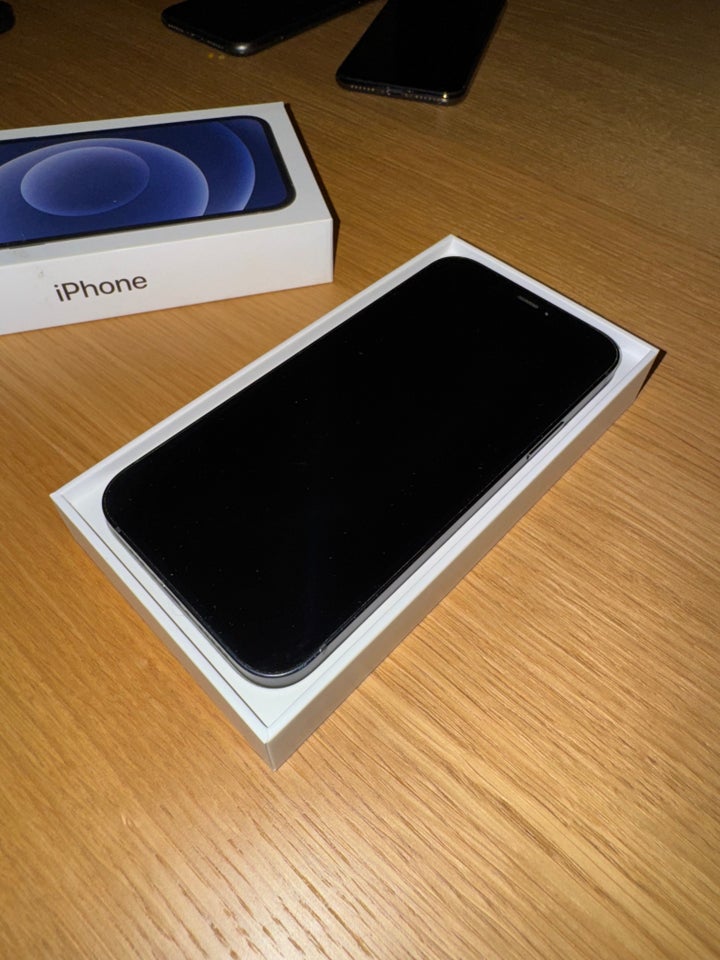 iPhone 12, 128 GB, sort