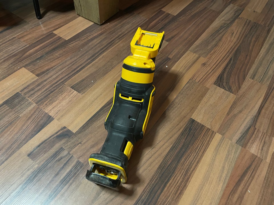 Bajonetsav, Dewalt DCS367