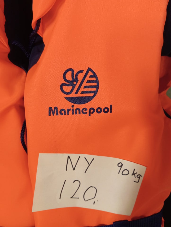 Ny redningsvest fra marinep...