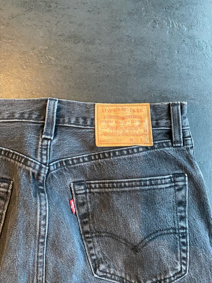 Jeans, Levis, str. 28