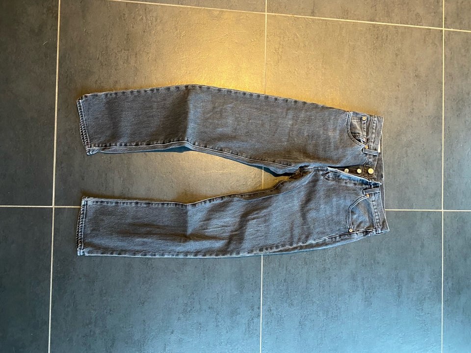 Jeans, Levis, str. 28