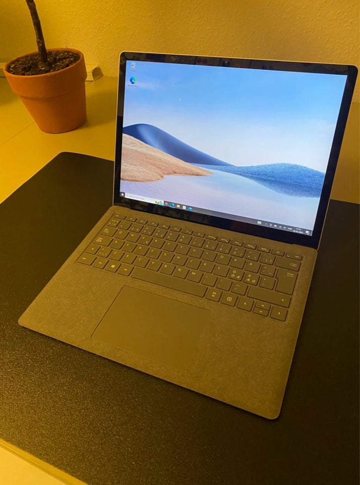 Microsoft Surface Laptop 4 21