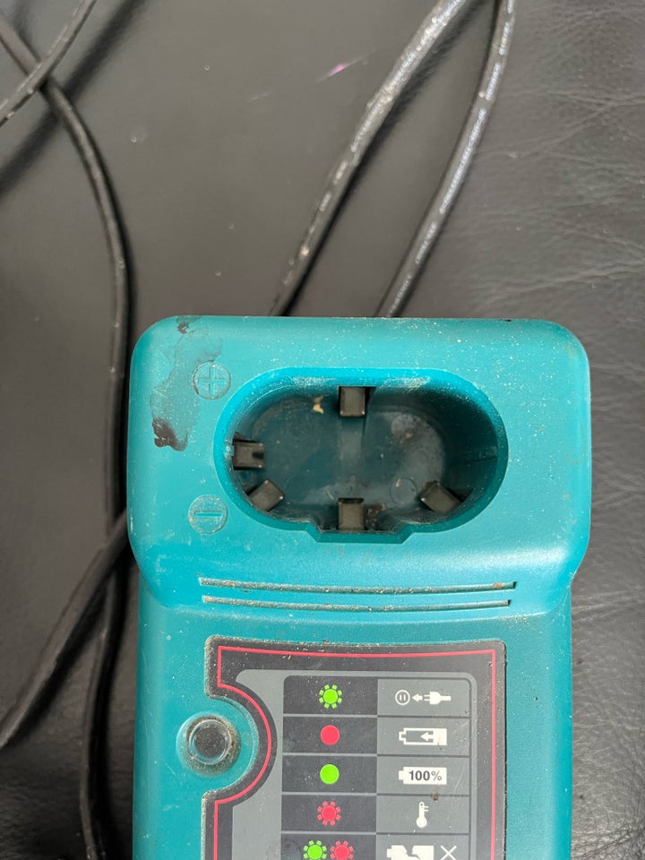 Oplader Makita