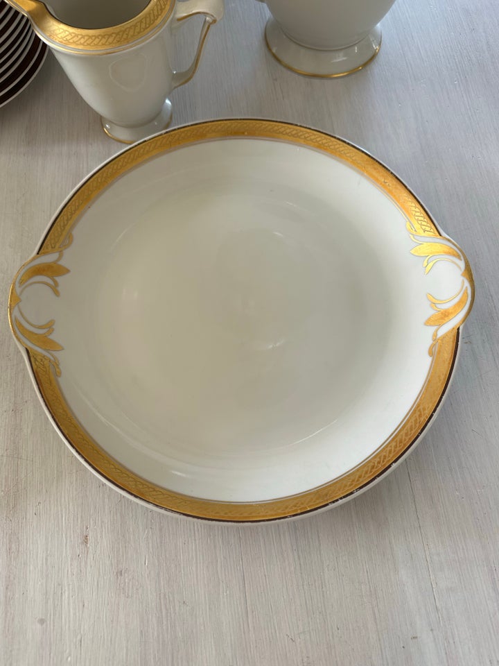 Porcelæn Spisestel med guldkant