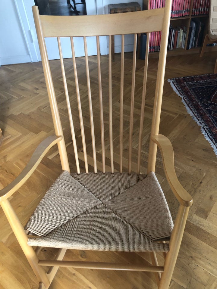 Hans J. Wegner, J16, Gyngestol