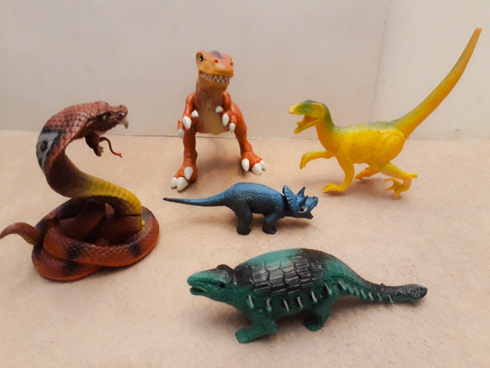 Figurer, 1 Kobra, 4 Dinosaurs