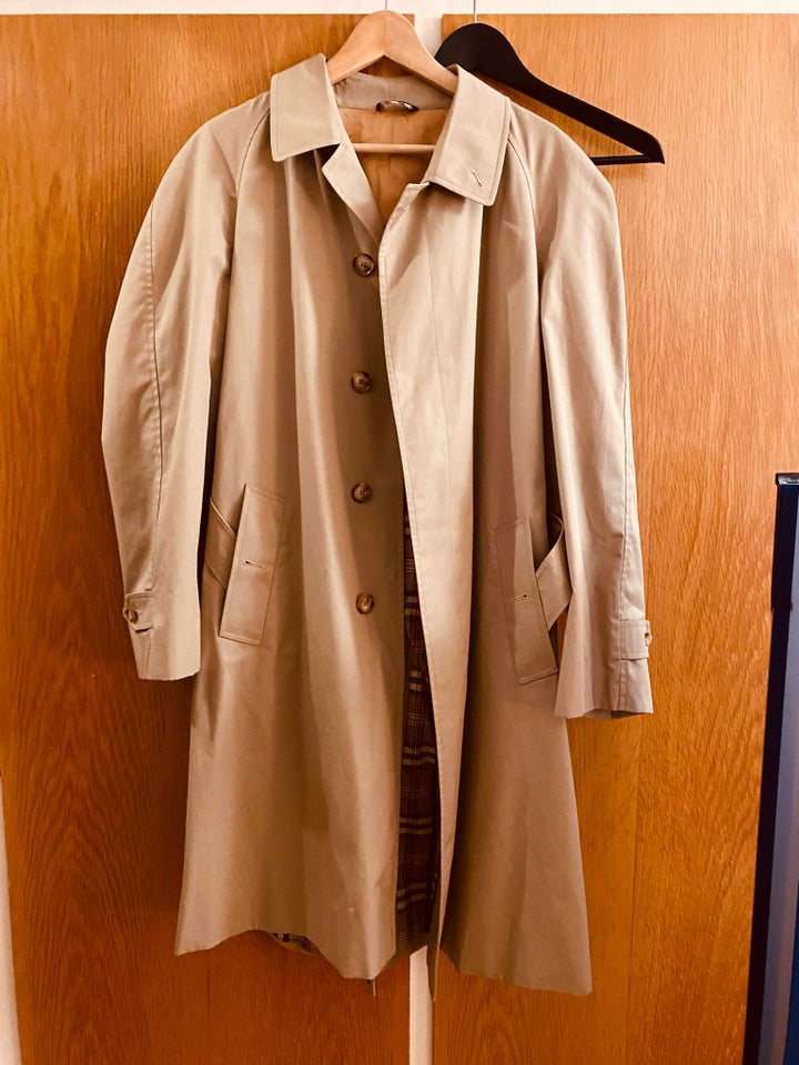 Trenchcoat, str. 48, -