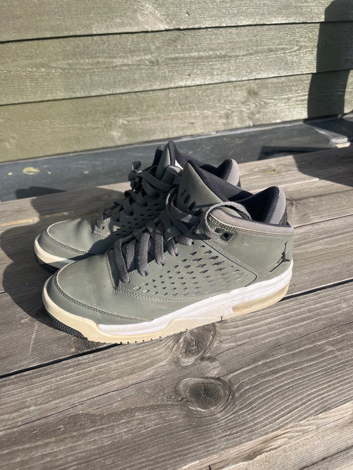 Fritidssko, str. 37,5, Nike Jordan